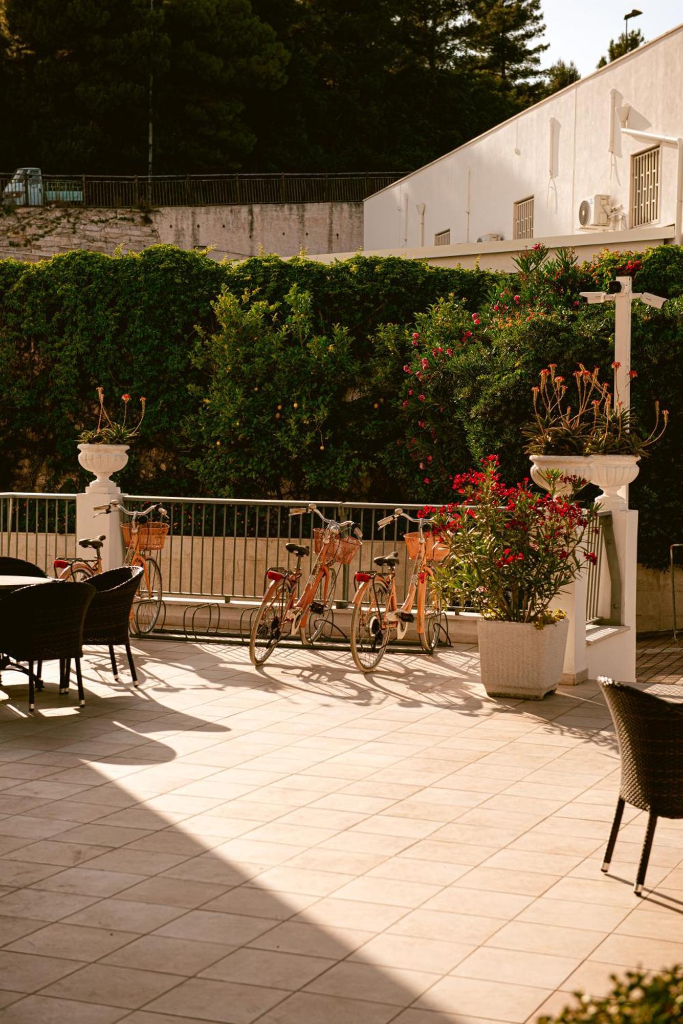 Hotel Degli Aranci Vieste Exterior photo
