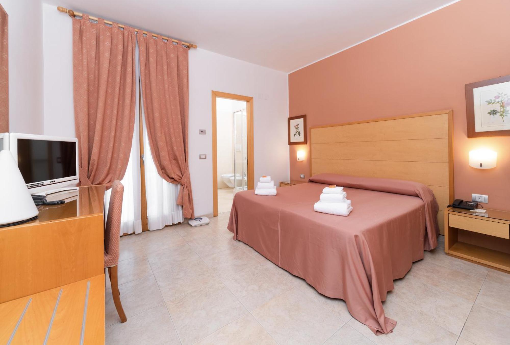 Hotel Degli Aranci Vieste Exterior photo